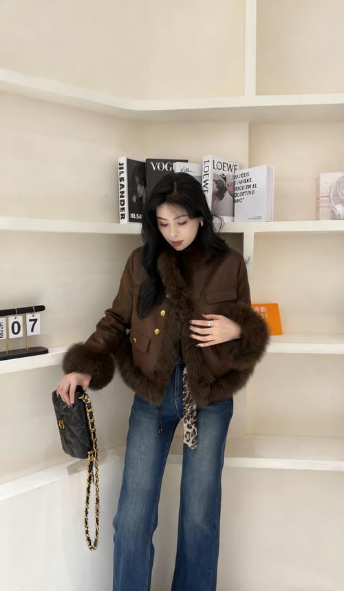 2025年东北狐狸皮价格会涨还是跌?-图1 2025年东北狐狸皮价格会涨还是跌?-图1