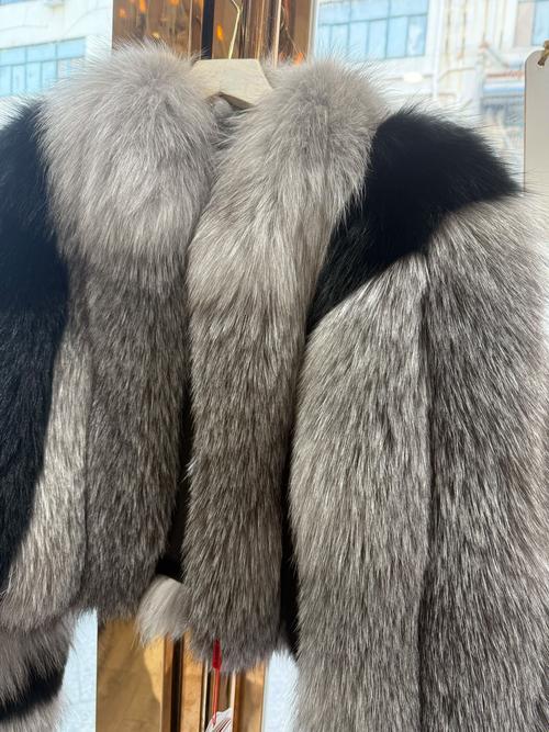 河北尚村银狐皮最新价格多少？-图2