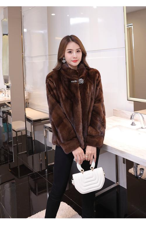 2025年貂皮大衣价格会涨还是跌？-图2