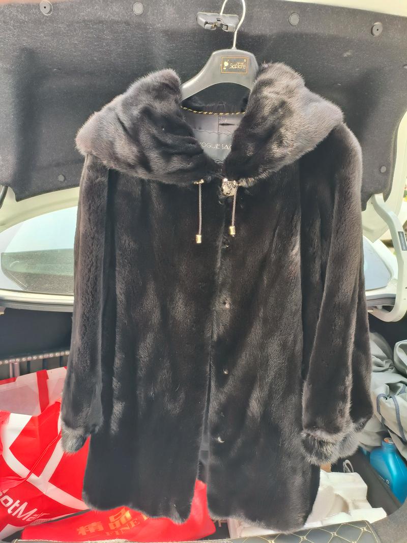 2025年貂皮大衣价格会涨还是跌？-图3