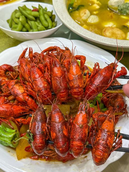 2025年众彩龙虾价格会涨还是跌？-图3